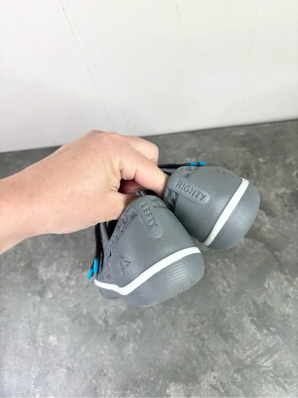 Plae mimo sneakers water shoes Velcro boys unisex size 2 youth